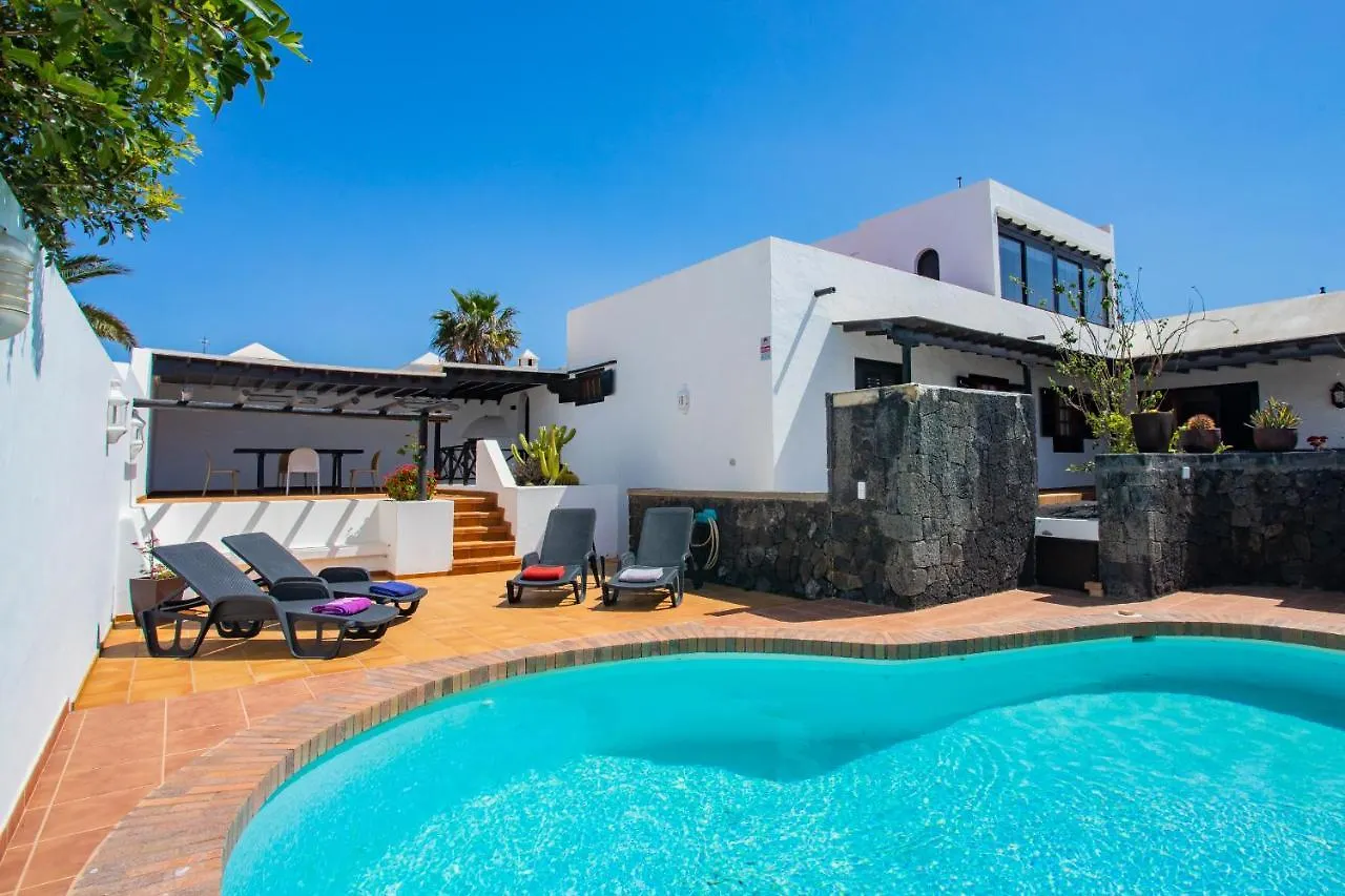 Casa Seara Piscina, Wifi Y 400 Metro De La Playa, contacts
