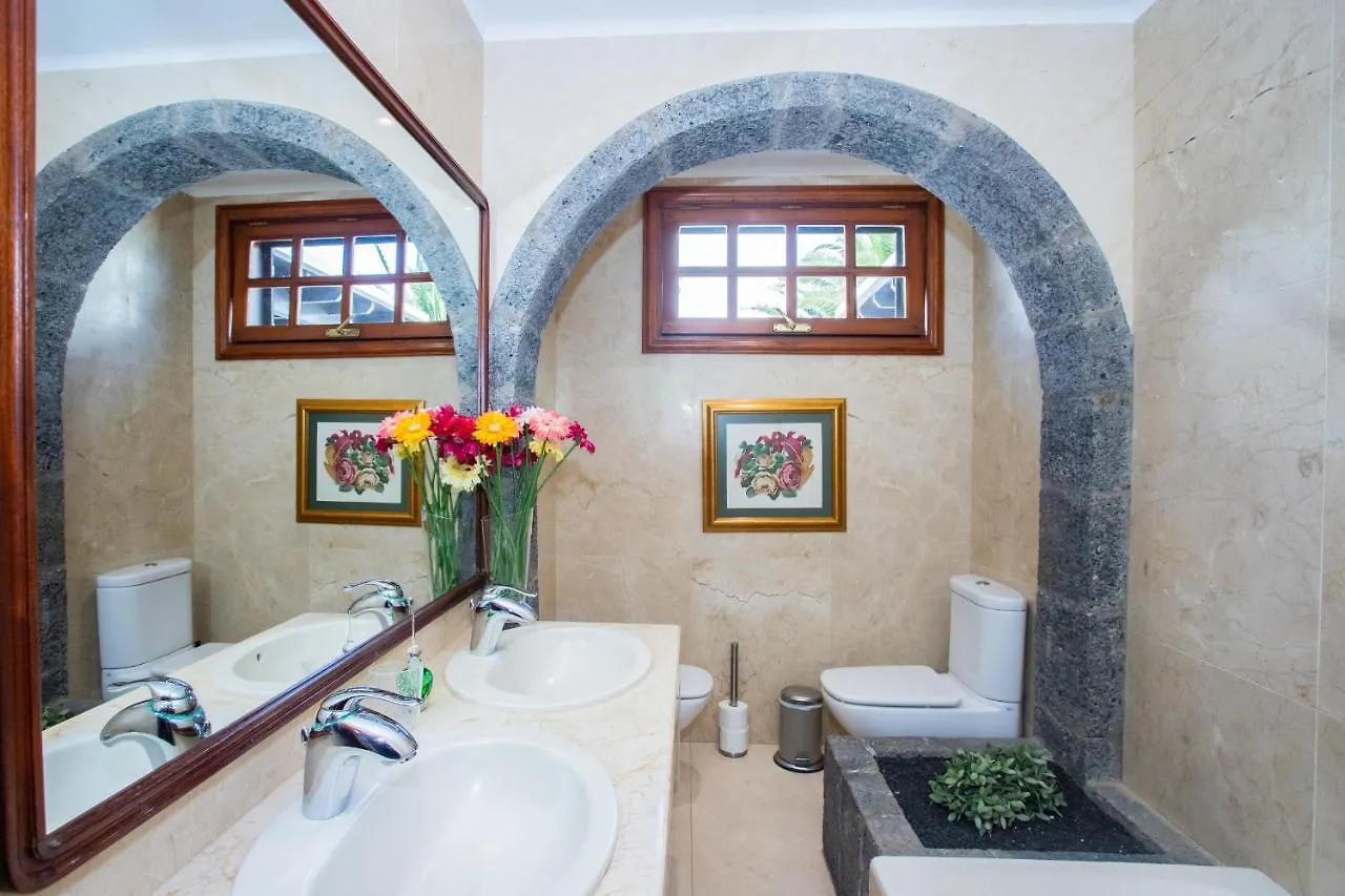 Villa Casa Seara Piscina, Wifi y 400 metro de la playa, Arrecife