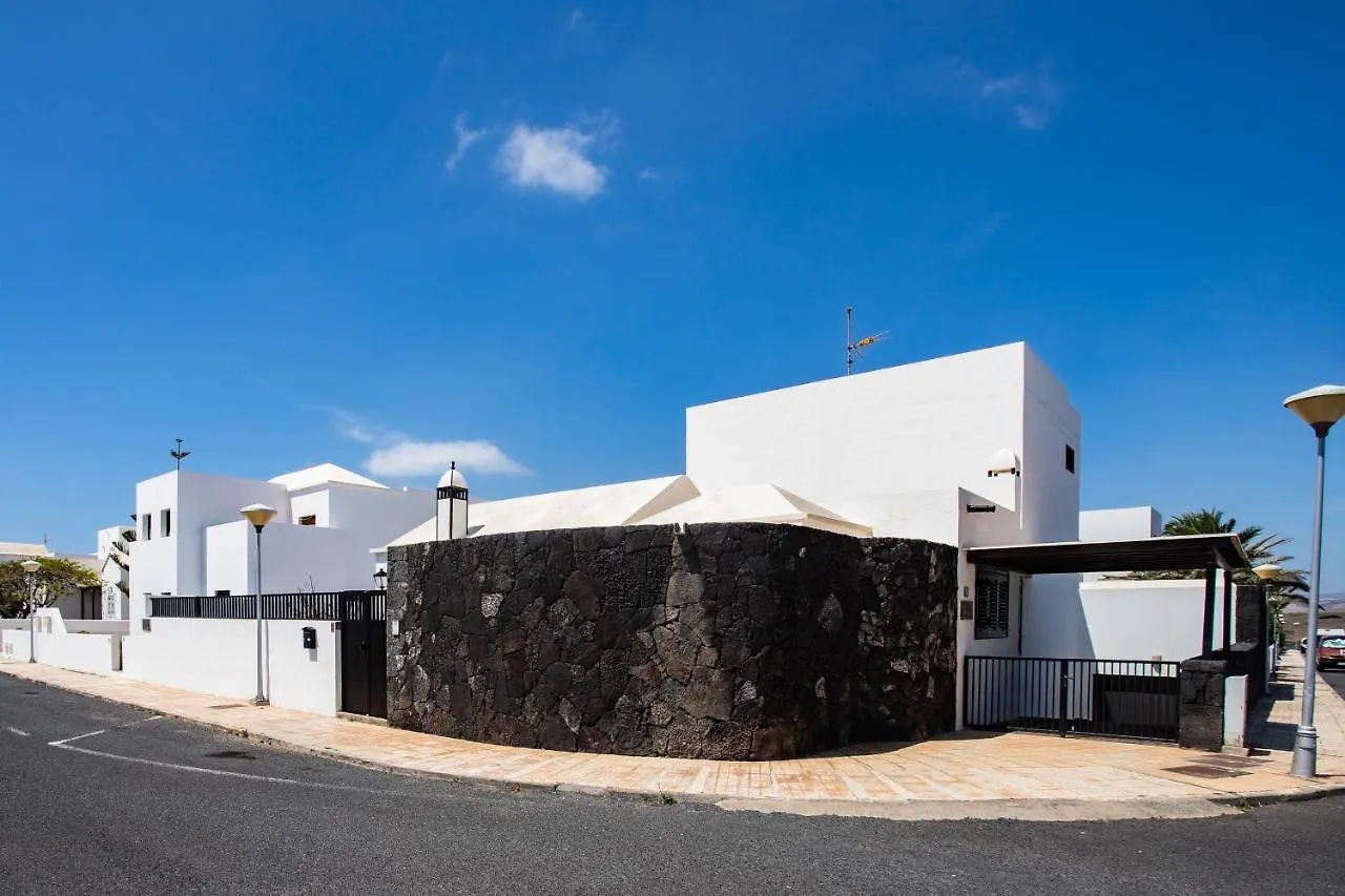 Villa Casa Seara Piscina, Wifi y 400 metro de la playa, Arrecife